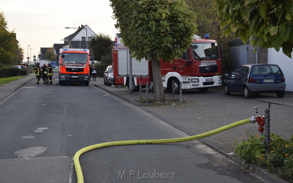 Feuer 2 Vollbrand Reihenhaus Roggendorf Berrischstr P045.JPG - Miklos Laubert